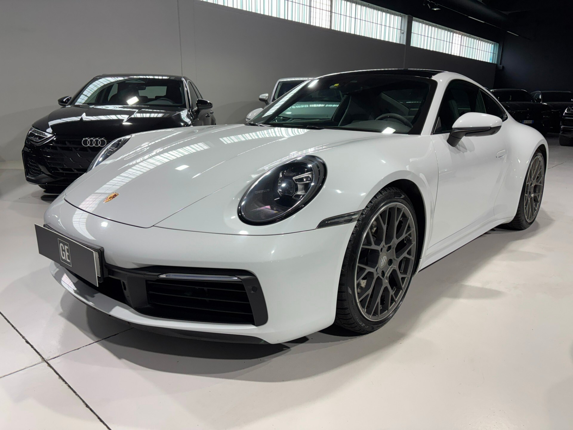 PORSCHE 911           (992)